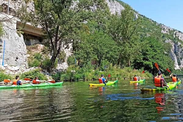 Kajak avantura u klisuri Ovčara i Kablara - Kajak avantura za tim bilding